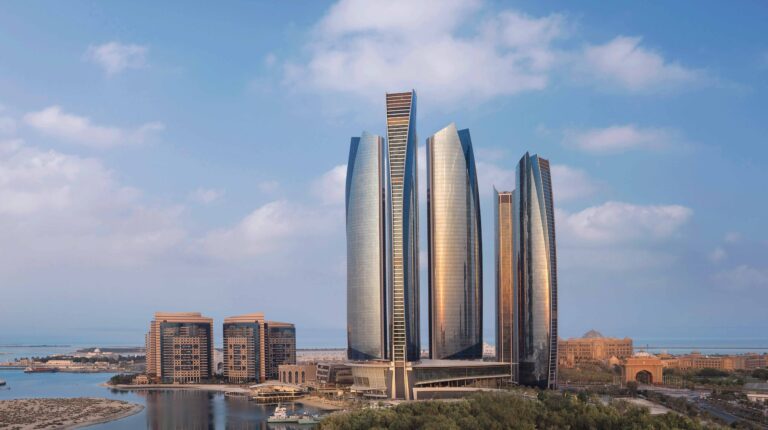 أبوظبي عاصمة التطور والأصالة