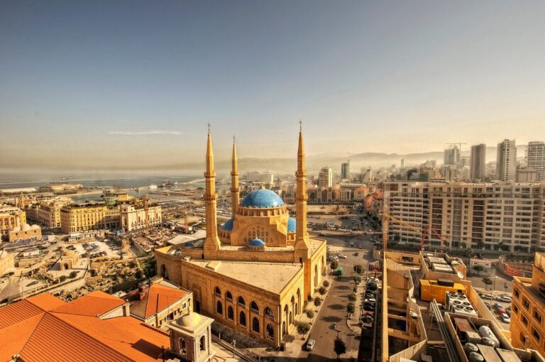 بيروت… عاصمة لبنان, الحياة و التاريخ