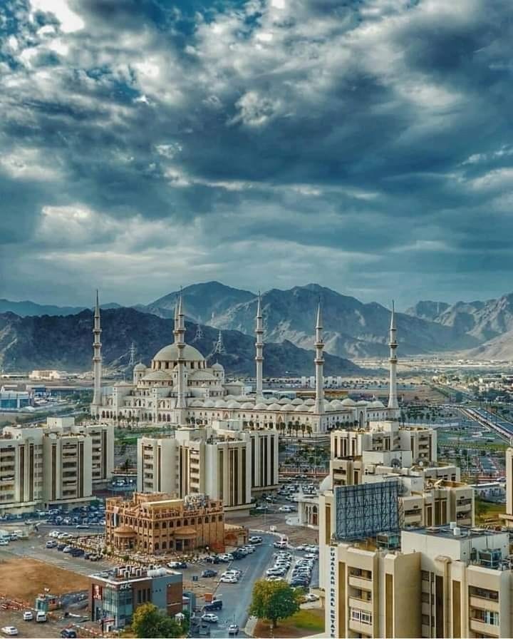 الفجيرة جوهرة بحر عمان