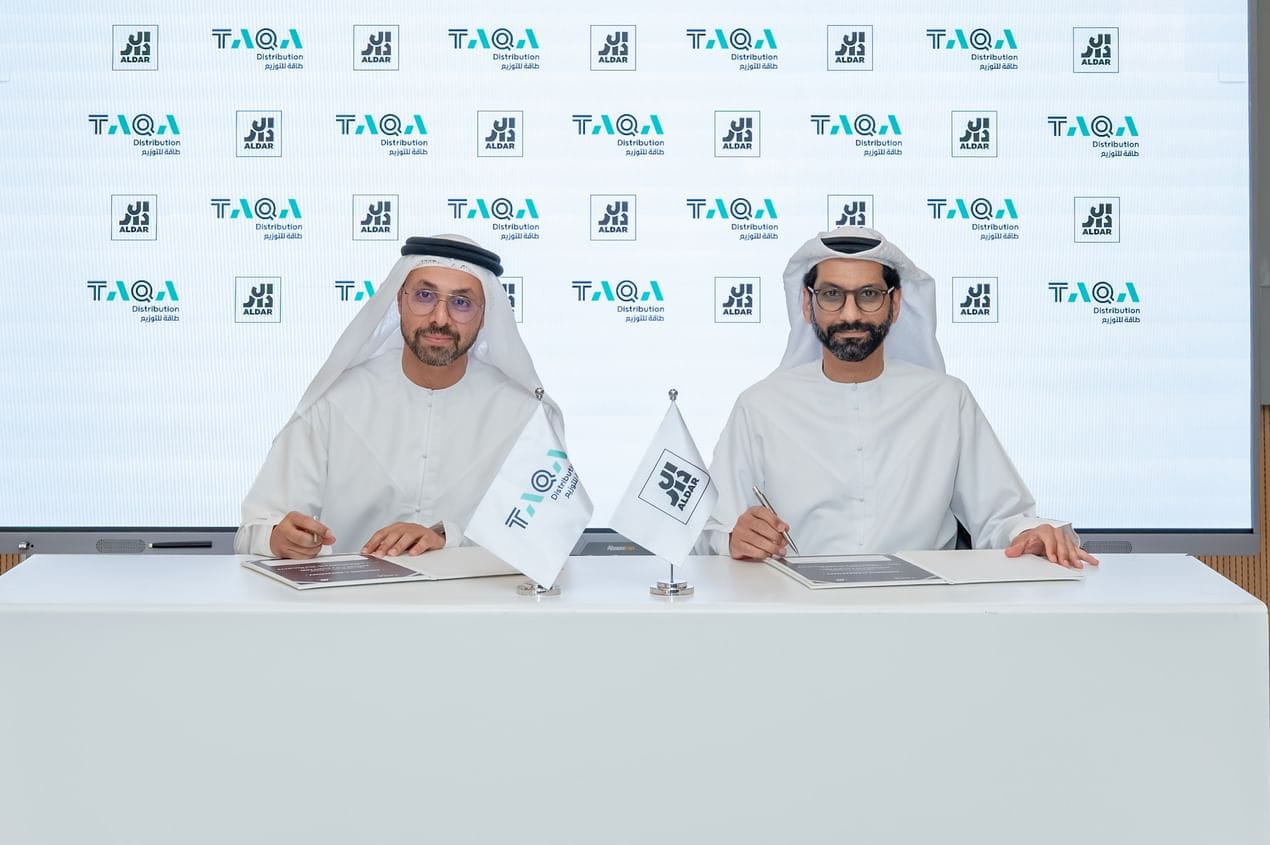 شراكة استراتيجية بين " طاقة " و " الدار " تعزز الاستدامة في مجمعات أبوظبي السكنية