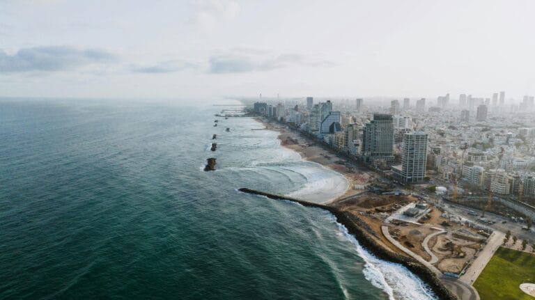 تأثير الحرب على اقتصاد إسرائيل تهديد النمو الاقتصادي واستقرار الأسعار في 2025