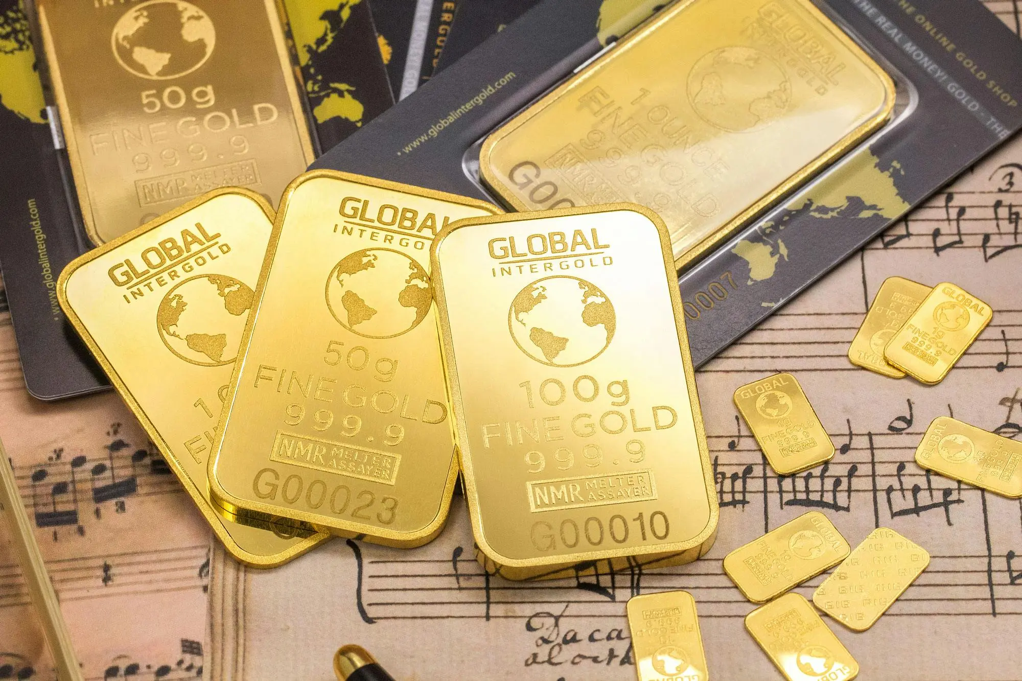 زلزال في أسواق المال الذهب يكسر حاجز الـ 4400 دولار لأول مرة في التاريخ.. ماذا يحدث في الأسواق العربية؟