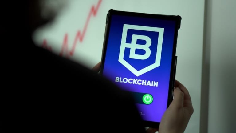 استراتيجية تترك البيتكوين دون مساس وتجمع 334 مليون دولار من بيع أسهم MSTR