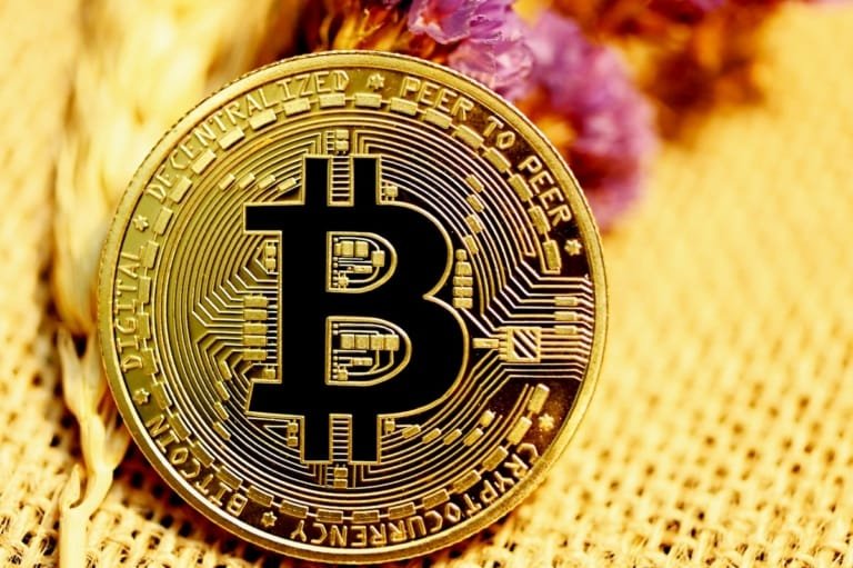 XRP لا يستطيع مواكبة بيتكوين أثناء استراحتها: تحليل