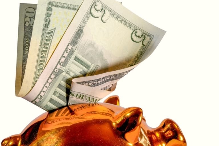 تخفيض الميزانيات الأمريكية: تسوق بحذر مع الحفاظ على متعة الإنفاق