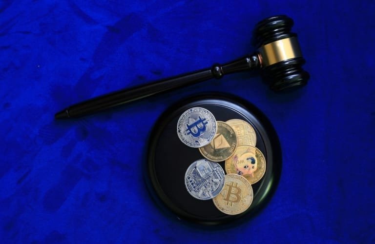 تجار الخيارات يراقبون “السحلية اليشمية” وسط المتاعب القانونية لشركة ميتا